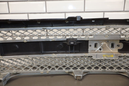 07 - 13 Chevy Silverado OEM Chrome Grille Assembly (See Photos)
