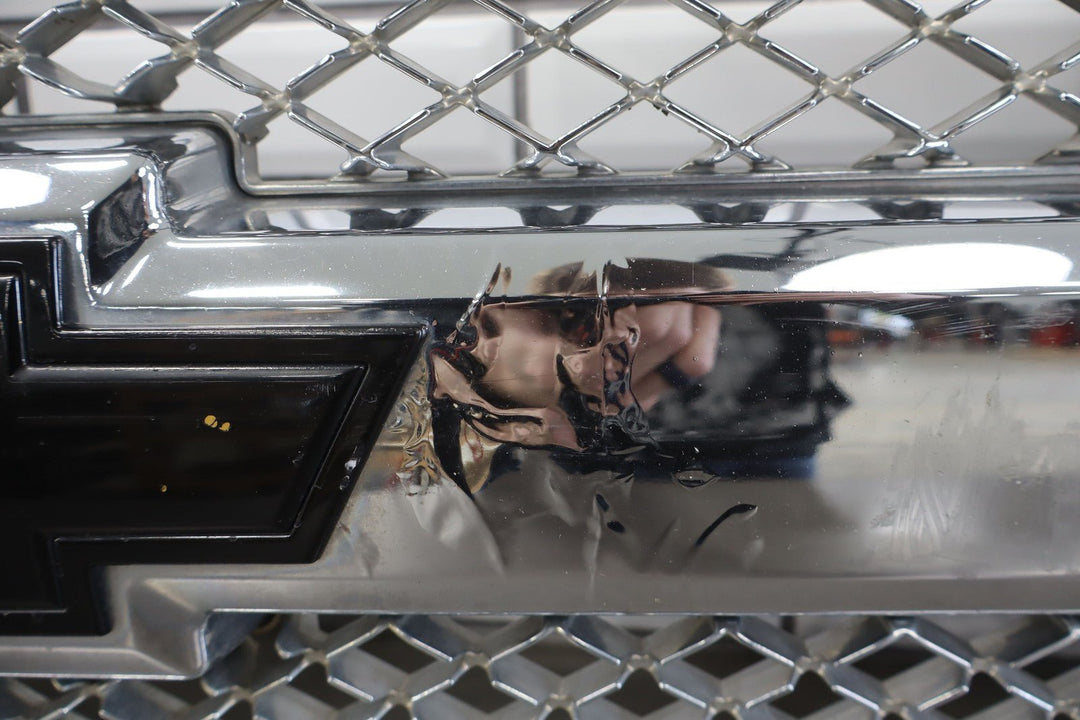 07 - 13 Chevy Silverado OEM Chrome Grille Assembly (See Photos)