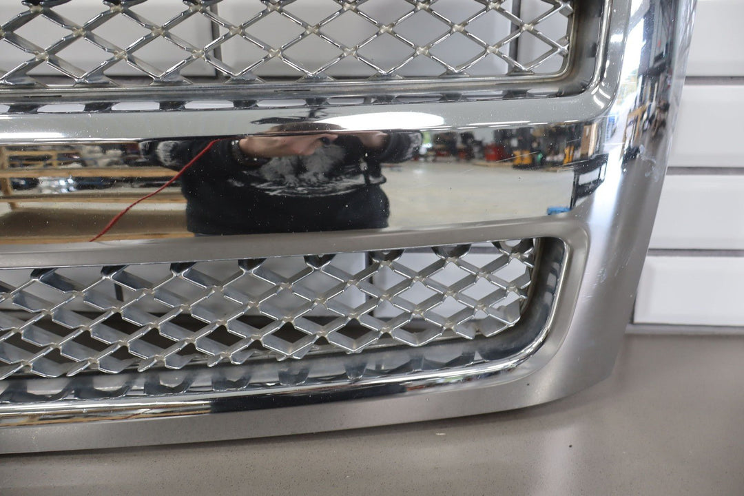 07 - 13 Chevy Silverado OEM Chrome Grille Assembly (See Photos)
