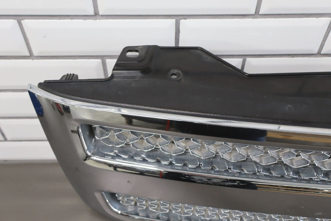 07 - 13 Chevy Silverado OEM Chrome Grille Assembly (See Photos)