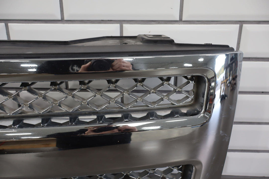 07 - 13 Chevy Silverado OEM Chrome Grille Assembly (See Photos)