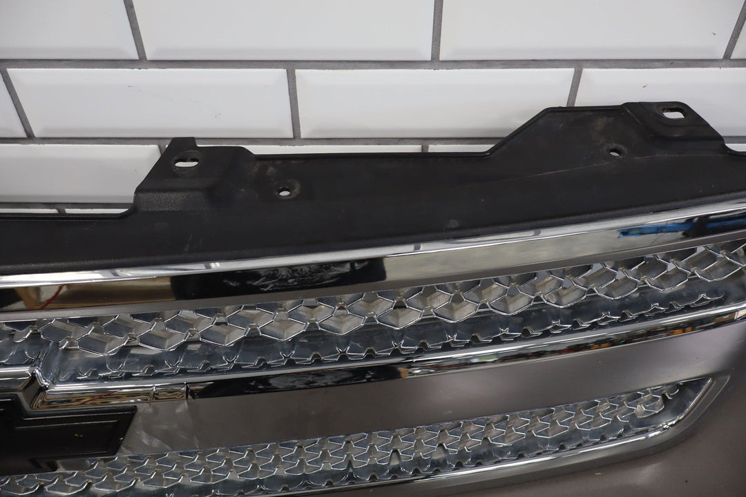 07 - 13 Chevy Silverado OEM Chrome Grille Assembly (See Photos)
