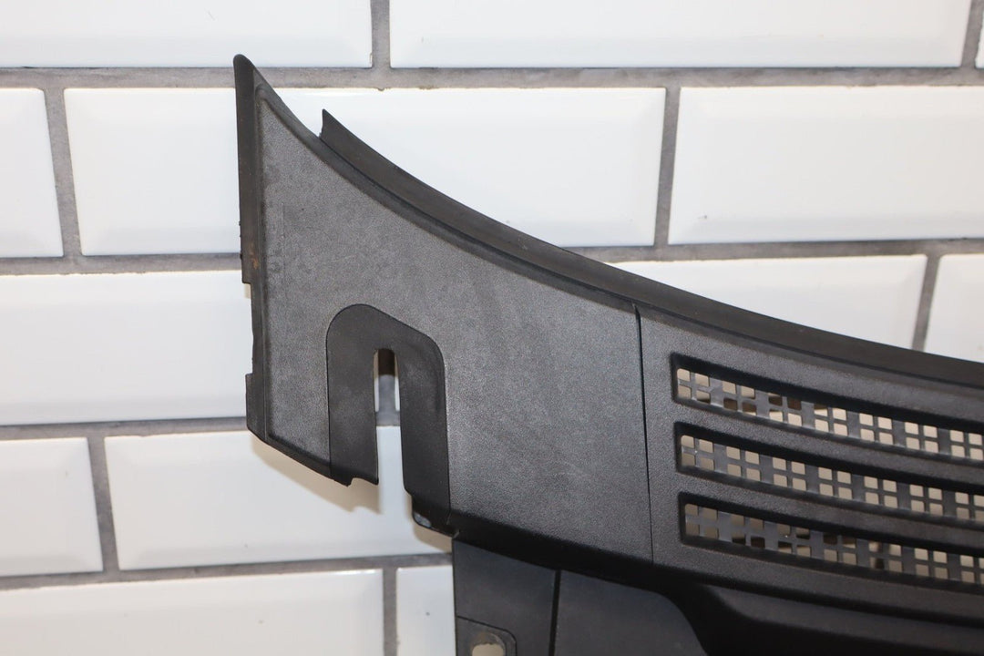 07 - 14 Cadillac Escalade ESV Cowl Vent Panel OEM