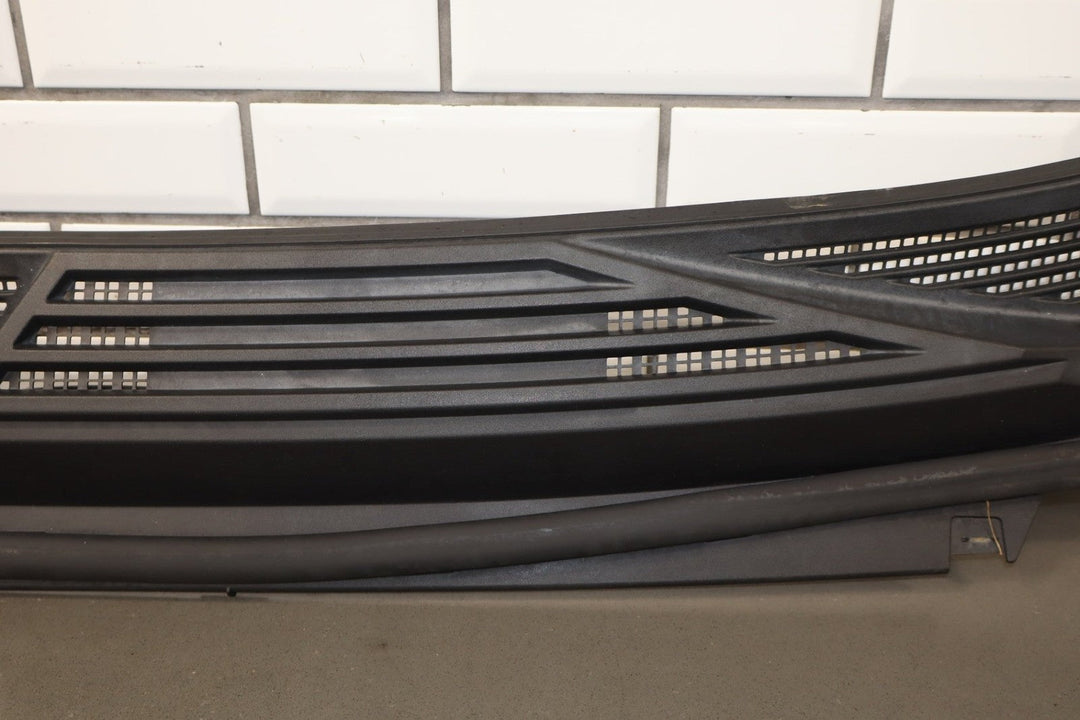 07 - 14 Cadillac Escalade ESV Cowl Vent Panel OEM