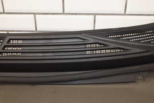 07 - 14 Cadillac Escalade ESV Cowl Vent Panel OEM
