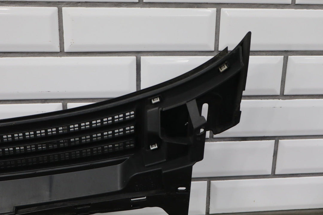 07 - 14 Cadillac Escalade ESV Cowl Vent Panel OEM