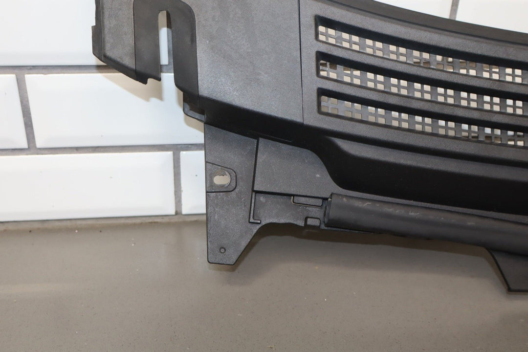 07 - 14 Cadillac Escalade ESV Cowl Vent Panel OEM