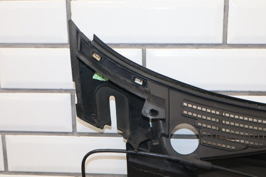 07 - 14 Cadillac Escalade ESV Cowl Vent Panel OEM