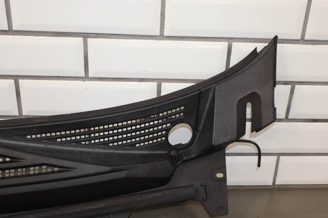 07 - 14 Cadillac Escalade ESV Cowl Vent Panel OEM
