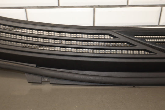 07 - 14 Cadillac Escalade ESV Cowl Vent Panel OEM