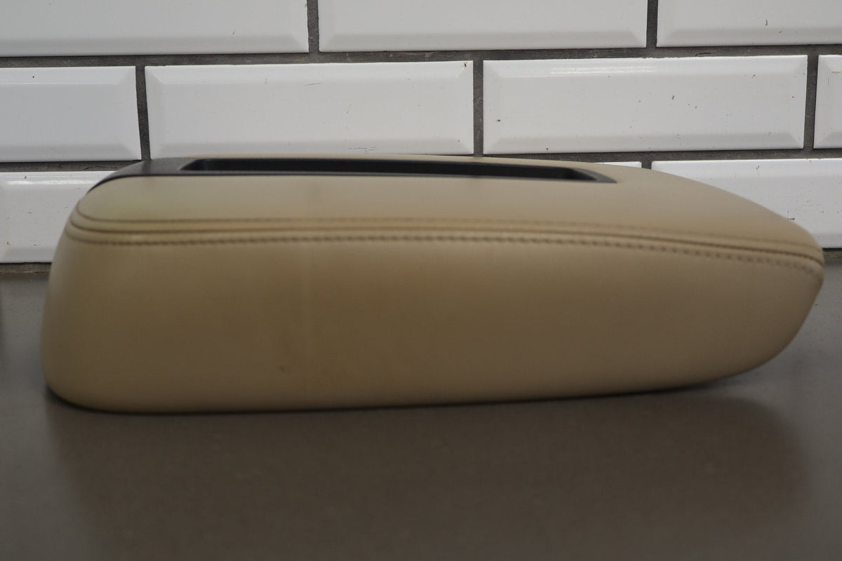 07-14 Chevrolet Tahoe Suburban Yukon Console Lid OEM Cashmere