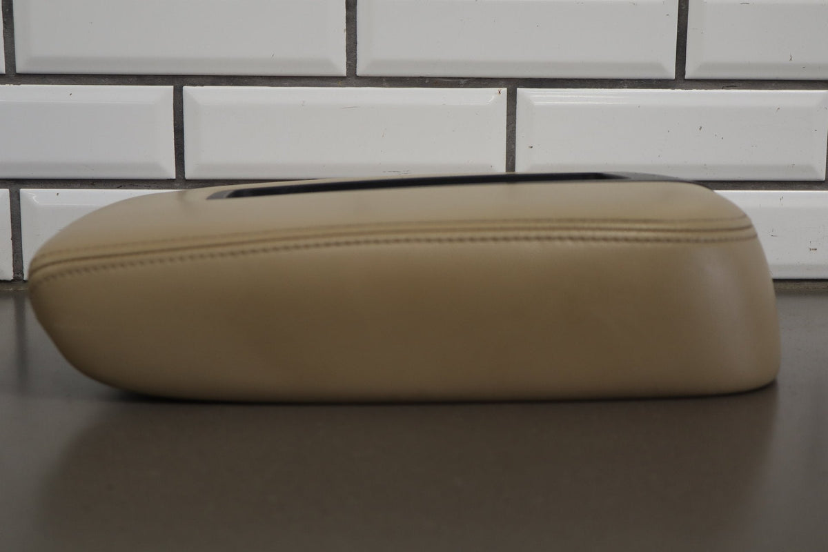 07-14 Chevrolet Tahoe Suburban Yukon Console Lid OEM Cashmere