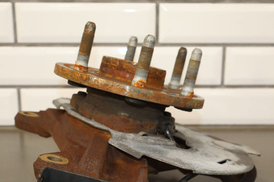 07 - 14 Chevy GMC Truck SUV 1500 GMT900 Driver Left Spindle/Knuckle OEM 88k