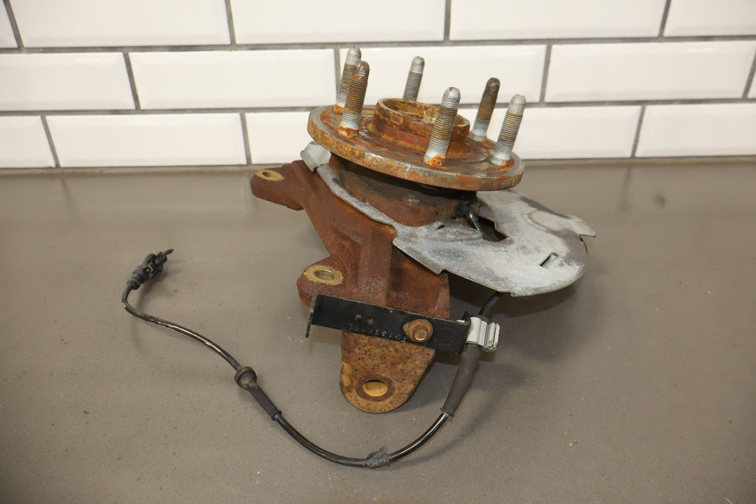 07 - 14 Chevy GMC Truck SUV 1500 GMT900 Driver Left Spindle/Knuckle OEM 88k