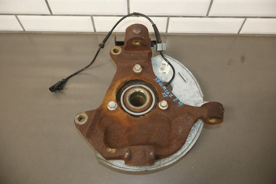 07 - 14 Chevy GMC Truck SUV 1500 GMT900 Driver Left Spindle/Knuckle OEM 88k