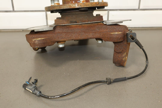 07 - 14 Chevy GMC Truck SUV 1500 GMT900 Driver Left Spindle/Knuckle OEM 88k