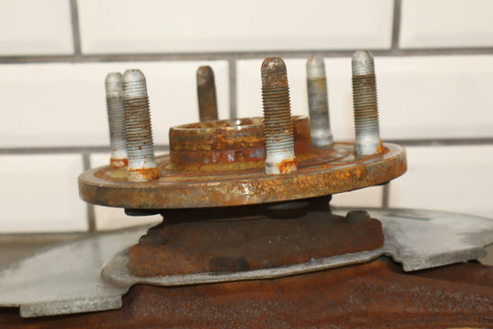 07 - 14 Chevy GMC Truck SUV 1500 GMT900 Driver Left Spindle/Knuckle OEM 88k