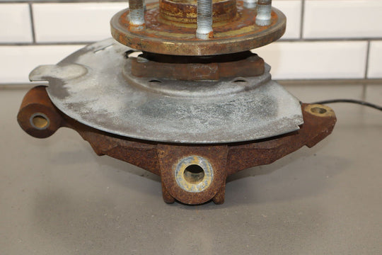 07 - 14 Chevy GMC Truck SUV 1500 GMT900 Driver Left Spindle/Knuckle OEM 88k