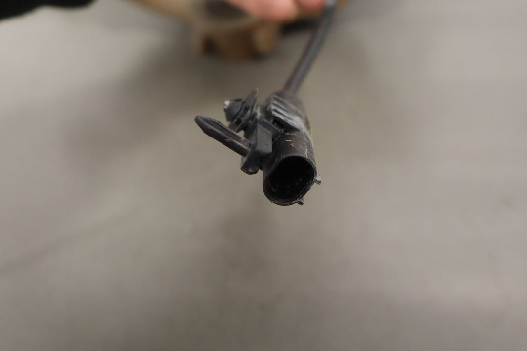 07 - 14 Chevy GMC Truck SUV GMT900 2WD Passenger Right Front Spindle/Knuckle