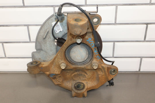 07 - 14 Chevy GMC Truck SUV GMT900 2WD Passenger Right Front Spindle/Knuckle