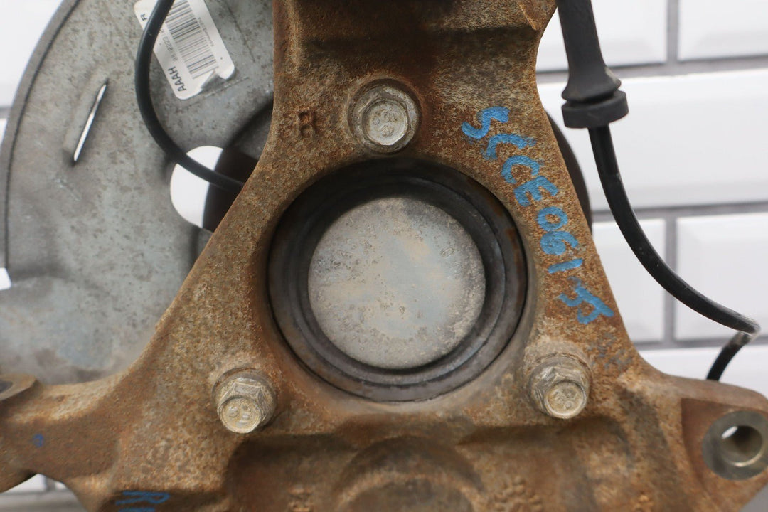 07 - 14 Chevy GMC Truck SUV GMT900 2WD Passenger Right Front Spindle/Knuckle