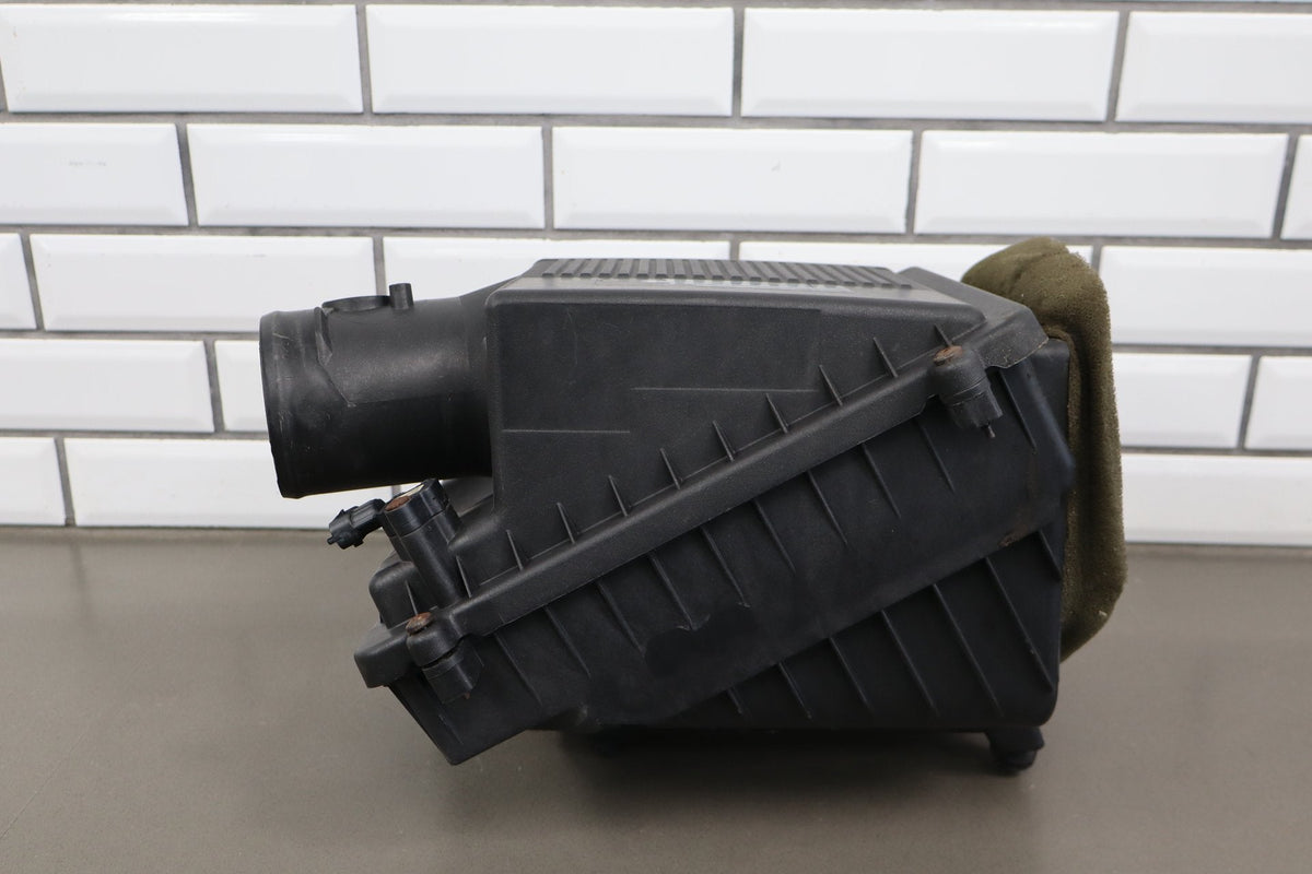 07-14 Chevy Silverado GMT900 6.0 L96 Air Cleaner Assembly