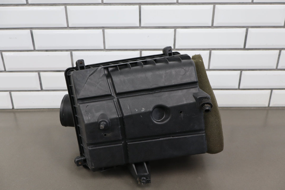 07-14 Chevy Silverado GMT900 6.0 L96 Air Cleaner Assembly