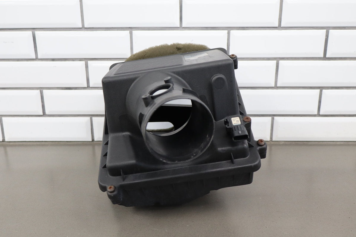 07-14 Chevy Silverado GMT900 6.0 L96 Air Cleaner Assembly