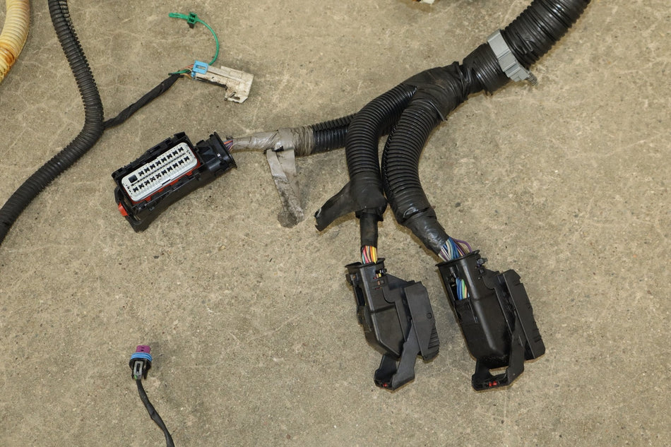07-14 Chevy Silverado GMT900 6.0 L96 Engine Wiring Harness