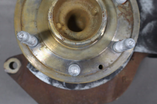 07 - 14 Chevy Suburban GMT900 Passenger Right RH Front Spindle/Knuckle 2WD