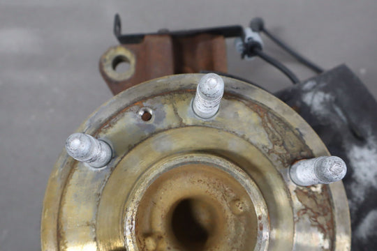 07 - 14 Chevy Suburban GMT900 Passenger Right RH Front Spindle/Knuckle 2WD