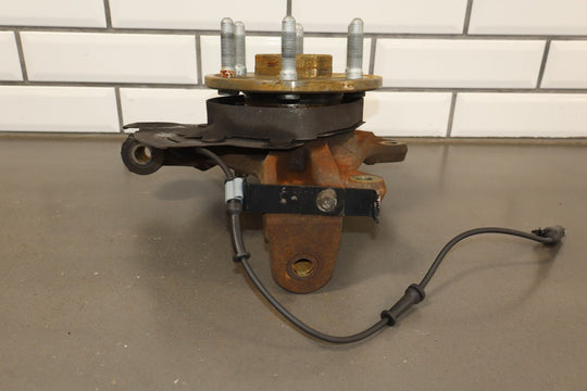 07 - 14 Chevy Suburban GMT900 Passenger Right RH Front Spindle/Knuckle 2WD