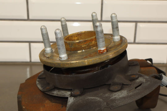 07 - 14 Chevy Suburban GMT900 Passenger Right RH Front Spindle/Knuckle 2WD