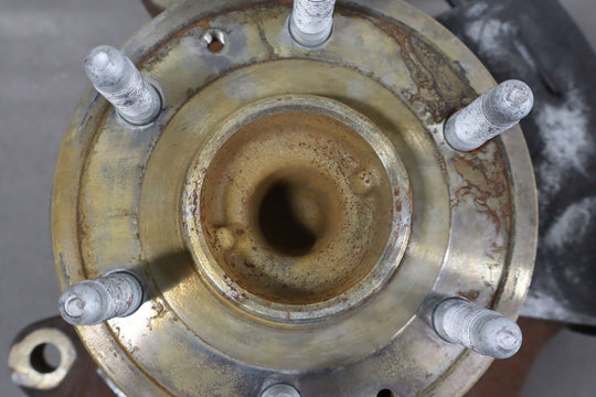 07 - 14 Chevy Suburban GMT900 Passenger Right RH Front Spindle/Knuckle 2WD