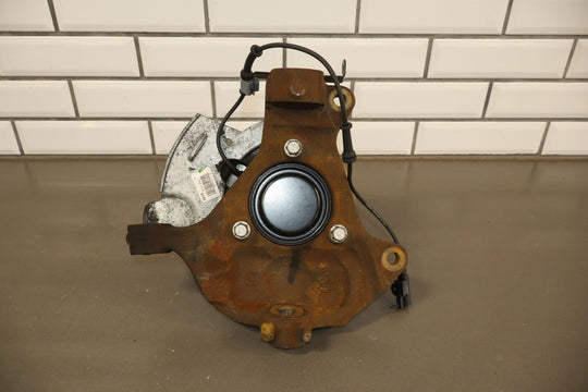 07 - 14 Chevy Suburban GMT900 Passenger Right RH Front Spindle/Knuckle 2WD