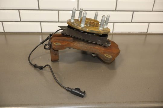 07 - 14 Chevy Suburban GMT900 Passenger Right RH Front Spindle/Knuckle 2WD