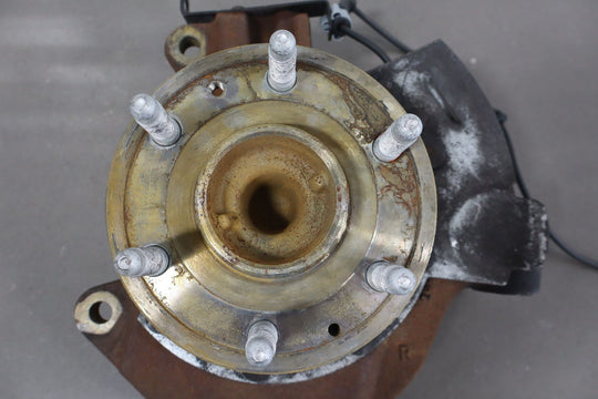 07 - 14 Chevy Suburban GMT900 Passenger Right RH Front Spindle/Knuckle 2WD