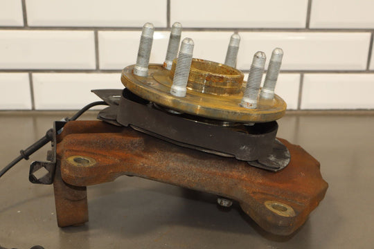 07 - 14 Chevy Suburban GMT900 Passenger Right RH Front Spindle/Knuckle 2WD