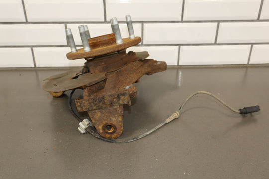 07 - 14 Chevy Suburban Tahoe GMT900 4x4 Passenger Right RH Front Spindle