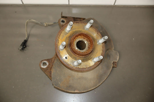 07 - 14 Chevy Suburban Tahoe GMT900 4x4 Passenger Right RH Front Spindle