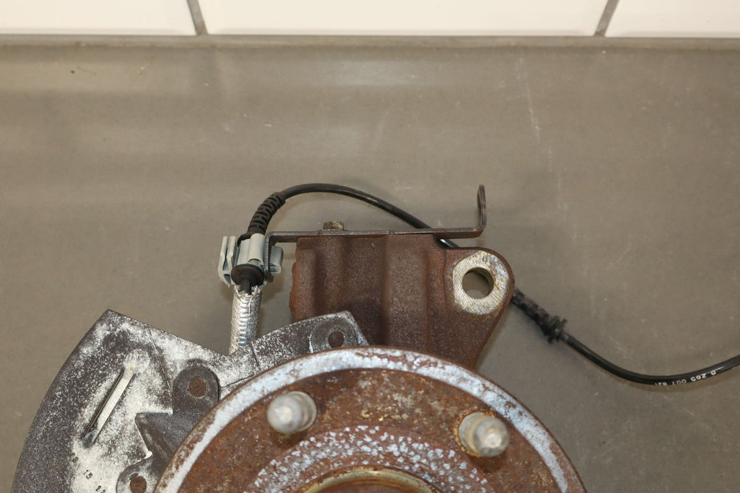 07 - 14 Chevy Tahoe Suburban Yukon Escalade (2WD) Left Front Spindle Knuckle