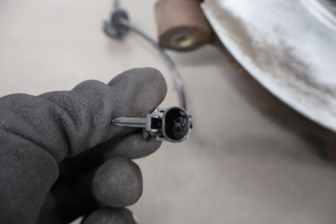 07 - 14 Chevy Tahoe Suburban Yukon Escalade (2WD) Left Front Spindle Knuckle