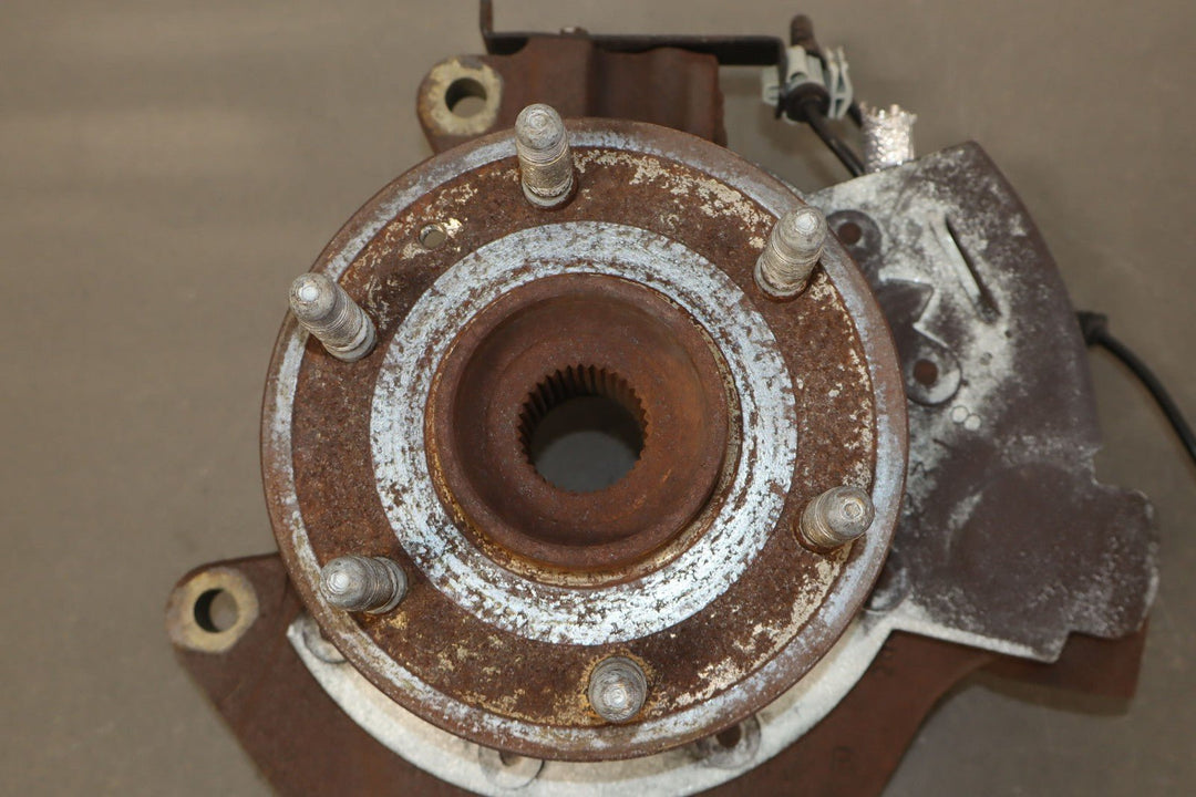 07 - 14 Chevy Tahoe Suburban Yukon Escalade (2WD) Right Front Spindle Knuckle