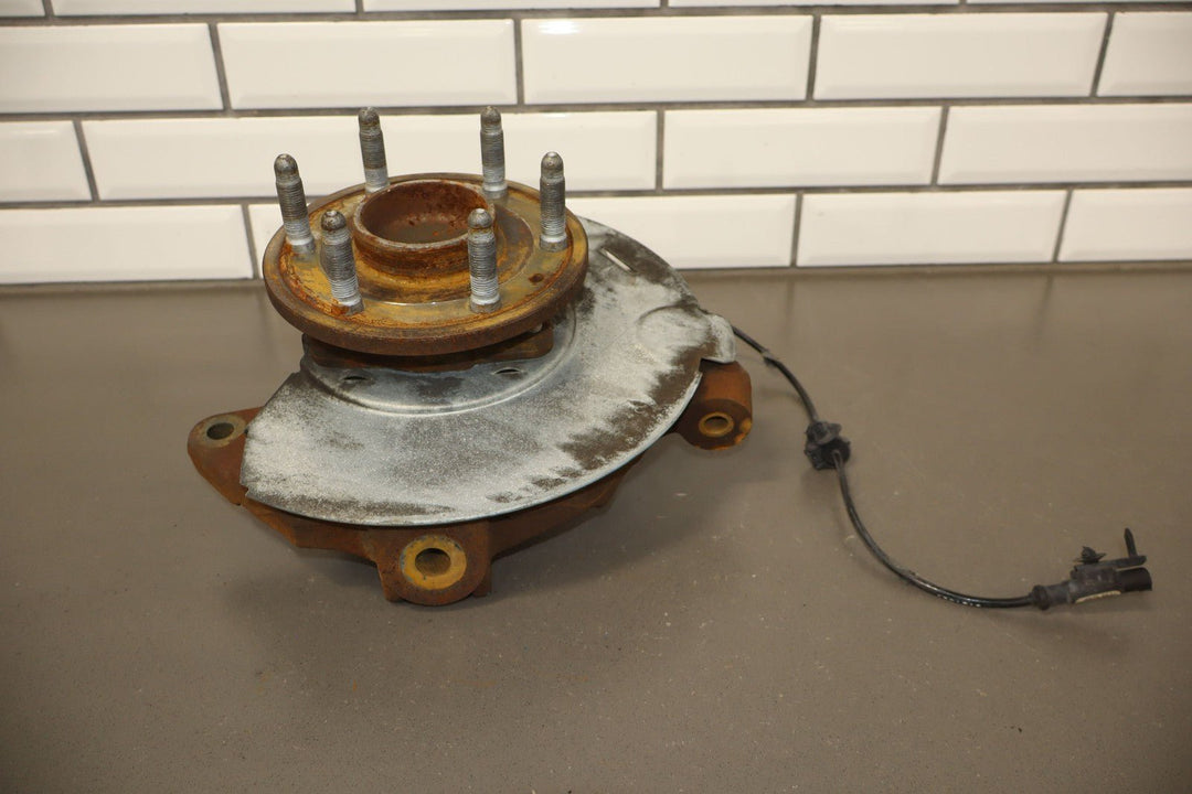 07 - 14 Chevy Tahoe Suburban Yukon Escalade (2WD) Right Front Spindle Knuckle