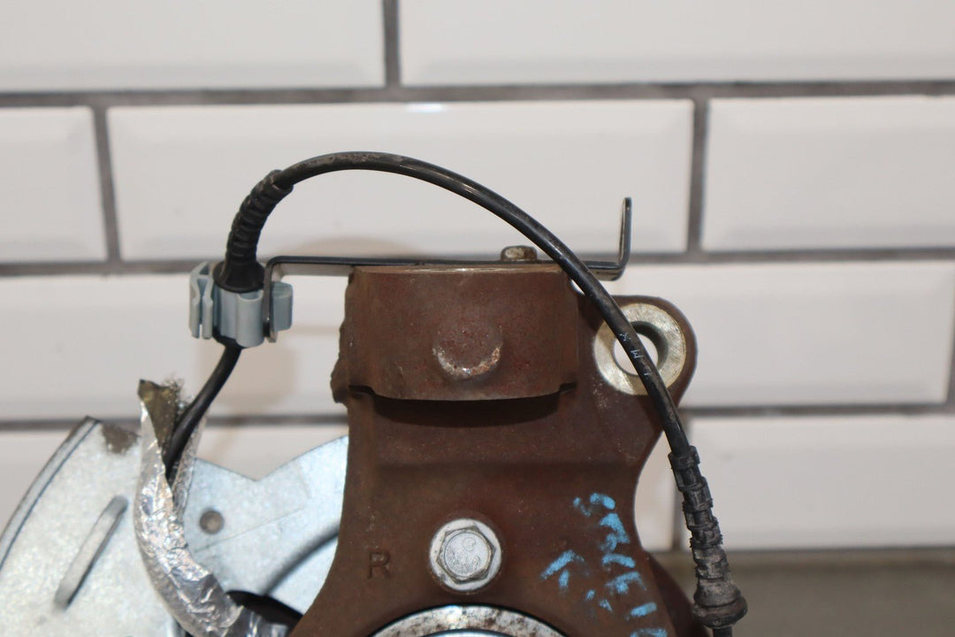 07 - 14 Chevy Tahoe Suburban Yukon Escalade (2WD) Right Front Spindle Knuckle