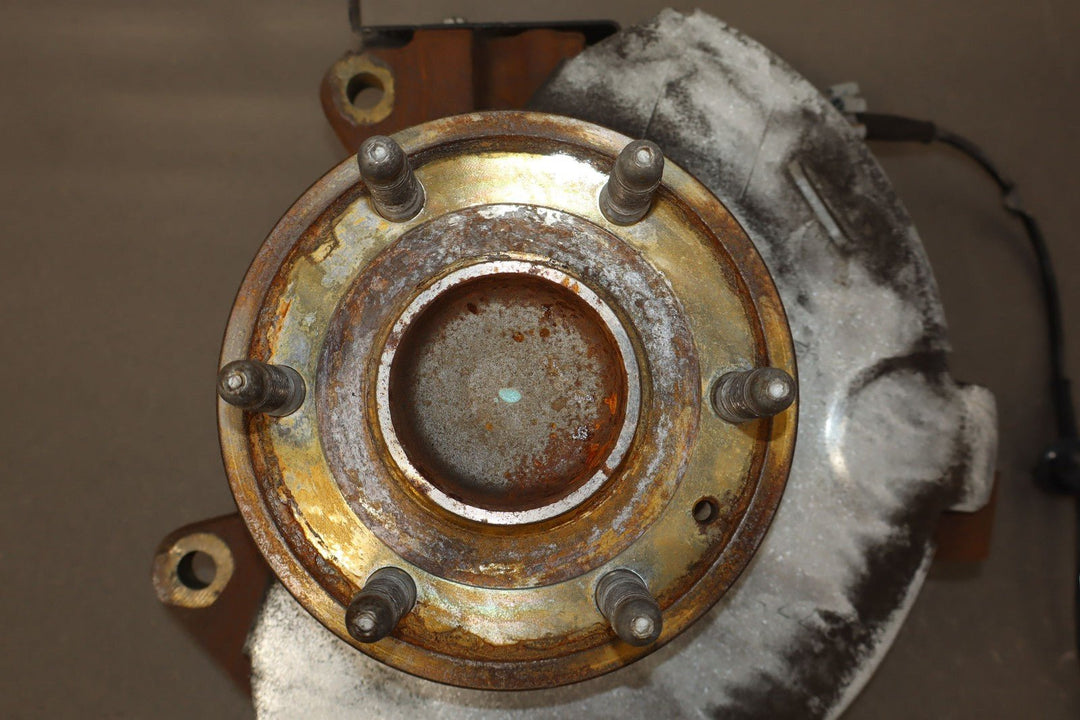 07 - 14 Chevy Tahoe Suburban Yukon Escalade (2WD) Right Front Spindle Knuckle