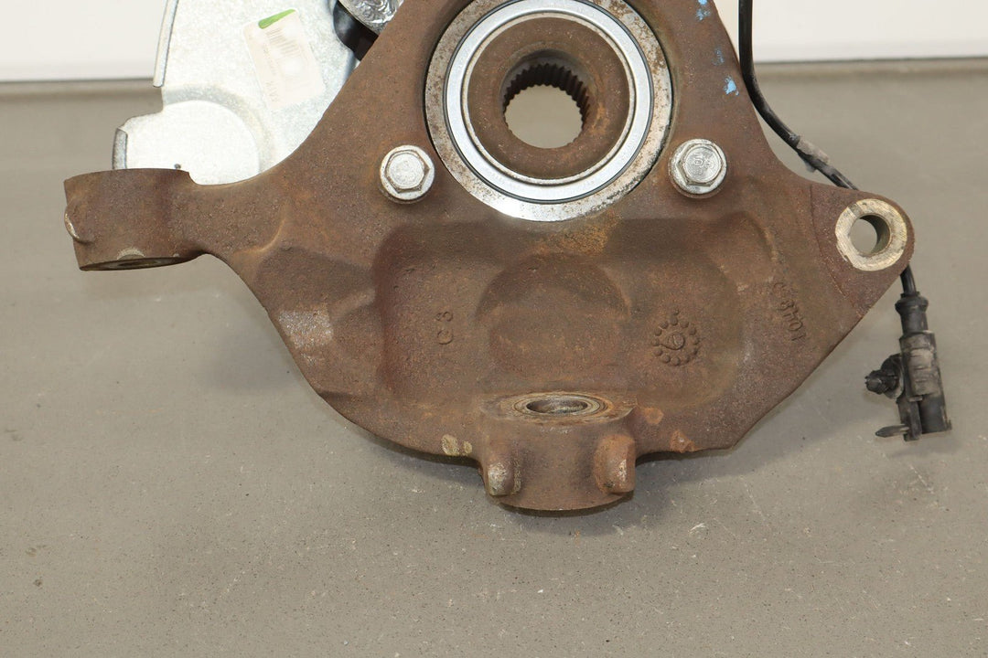 07 - 14 Chevy Tahoe Suburban Yukon Escalade (2WD) Right Front Spindle Knuckle