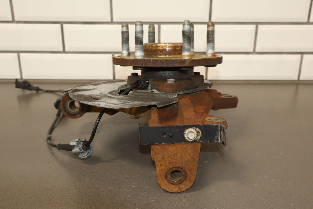 07 - 14 Chevy Tahoe Suburban Yukon Escalade (2WD) Right Front Spindle Knuckle