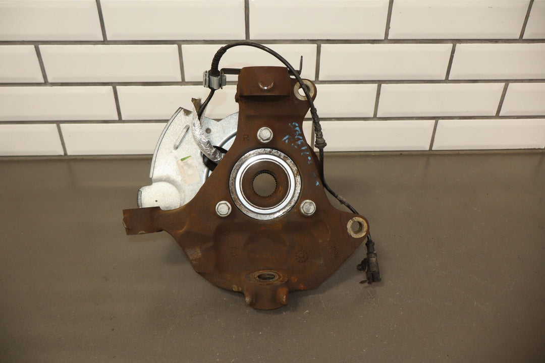 07 - 14 Chevy Tahoe Suburban Yukon Escalade (2WD) Right Front Spindle Knuckle