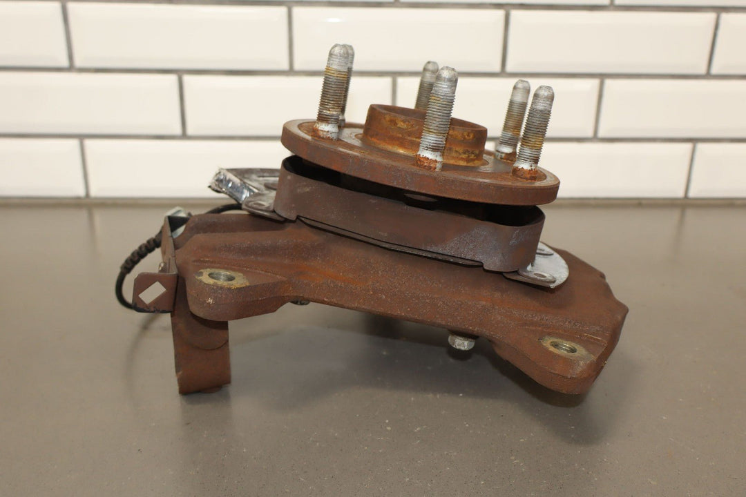 07 - 14 Chevy Tahoe Suburban Yukon Escalade (2WD) Right Front Spindle Knuckle